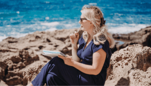 Read more about the article How to Create a Schedule That Works With Your Energy (Not Against It)